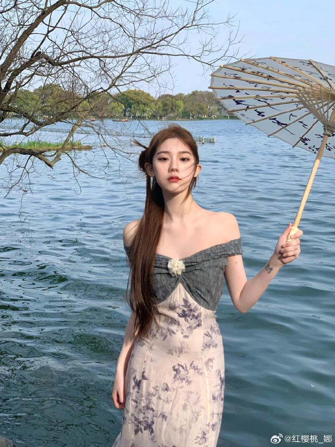 春江水暖 封面